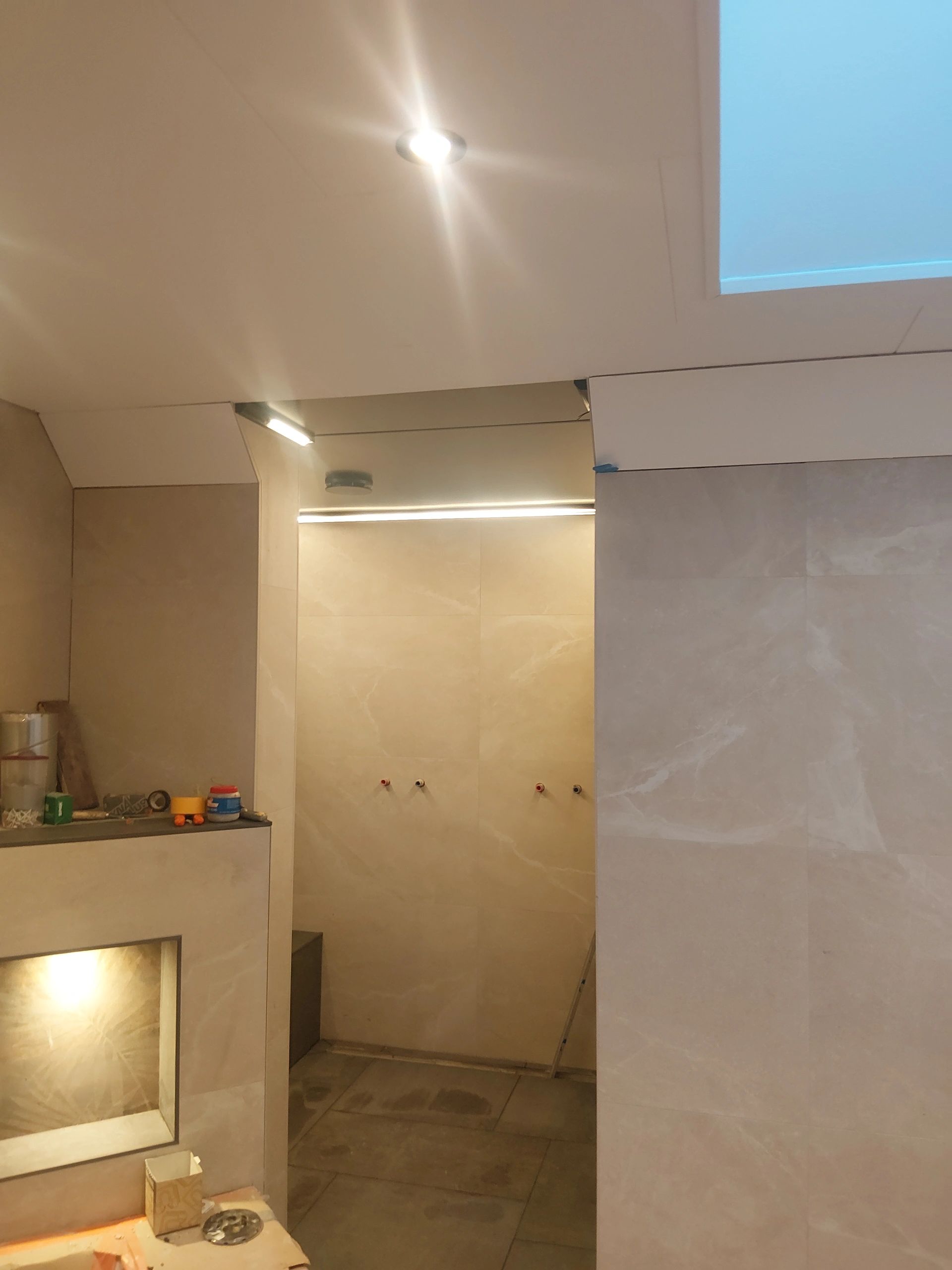 1 meter ledstrip hoekprofiel Basic Line zwart breed - Compleet met afdekkap